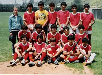 hokey sobre pasto retro